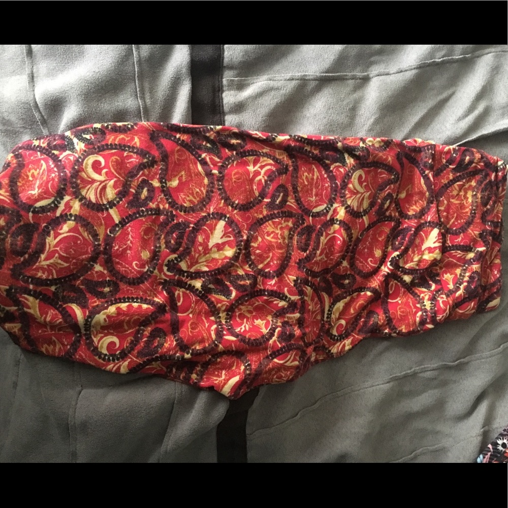 Os red paisley